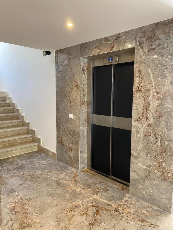 Dizeta Suite And Apartment ซาแลร์โน ภายนอก รูปภาพ