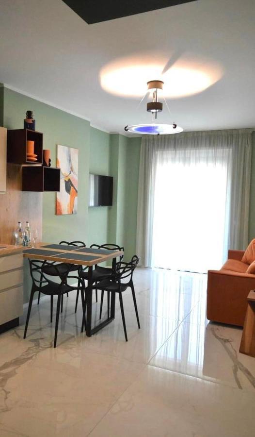 Dizeta Suite And Apartment ซาแลร์โน ภายนอก รูปภาพ