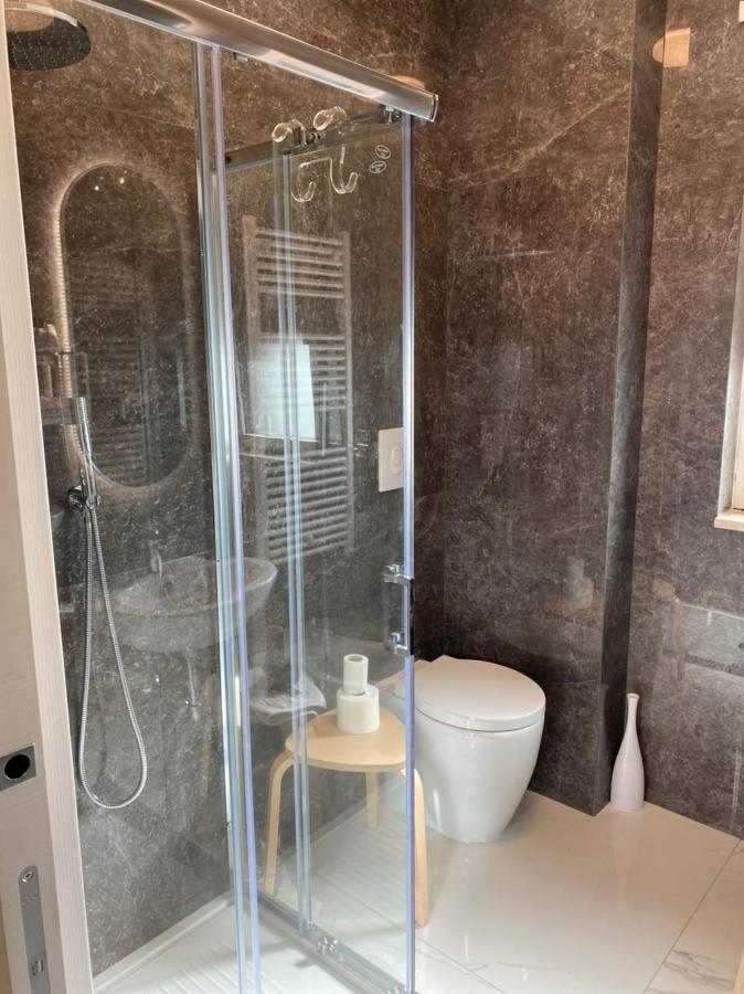 Dizeta Suite And Apartment ซาแลร์โน ภายนอก รูปภาพ